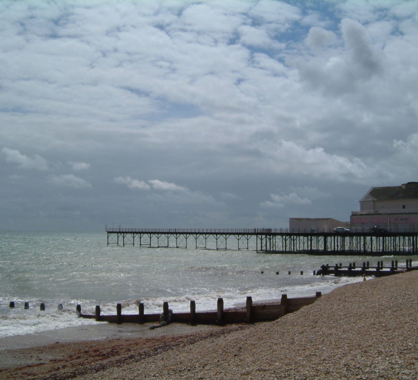 Bognor_Regis_seafront,_England