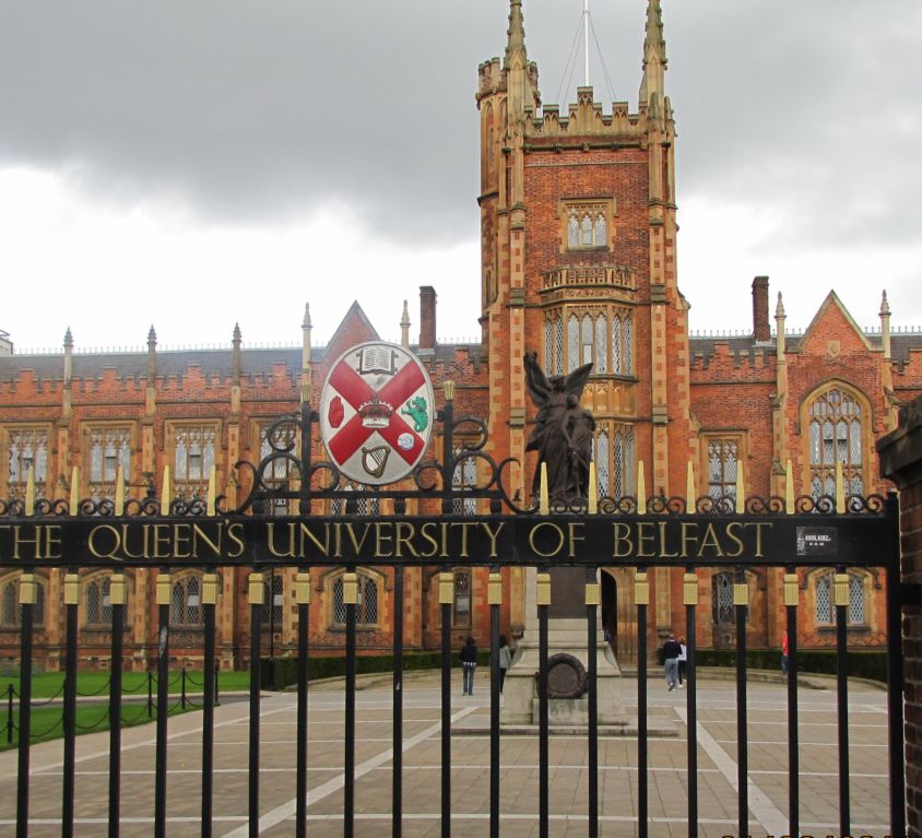 Queen's_University_Belfast_by_Paride