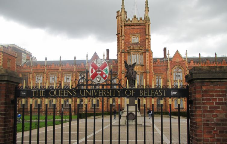 Queen's_University_Belfast_by_Paride